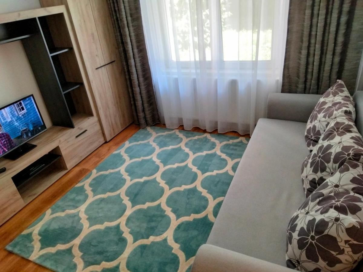 アルバ・ユリアBulevard Apartamentアパートメント エクステリア 写真